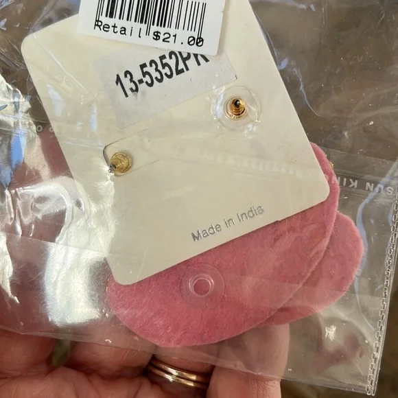 NWT Beaded Pink Cowboy Hat Earrings - Picture 3 of 4